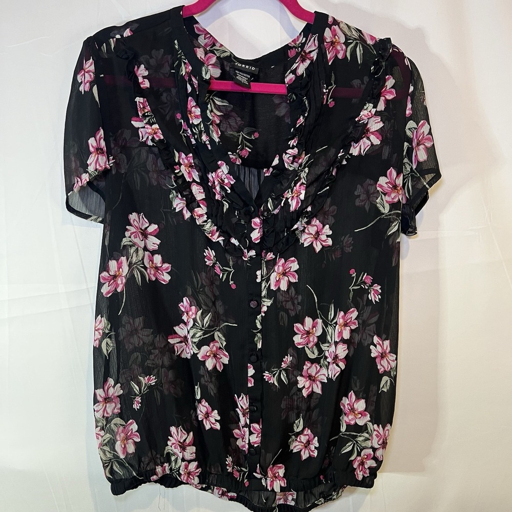 Torrid Size 1 Black Floral‎ Ruffle Front Top Sheer Short Sleeve Button Down Plus